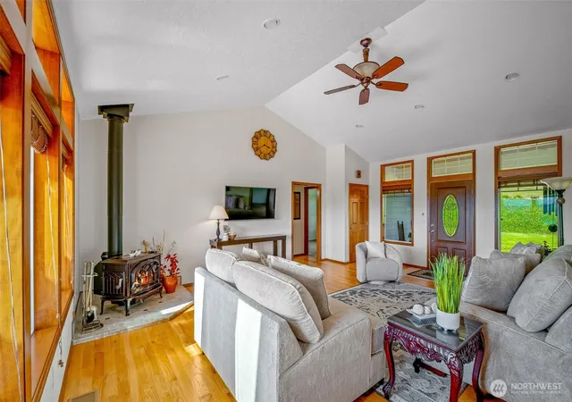Photo 4 of Single family home for sale at 289 Degoede Dr, Mossyrock, WA 98564 | MLS# NWM2557396 | Listing updated on 2026-09-23