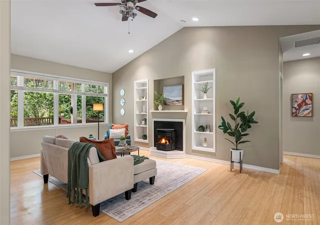 Photo 4 of Sale Pending at 155 Louisa St, Port Townsend, WA 98368 | MLS# NWM2557424 | Listing updated on 2026-09-25