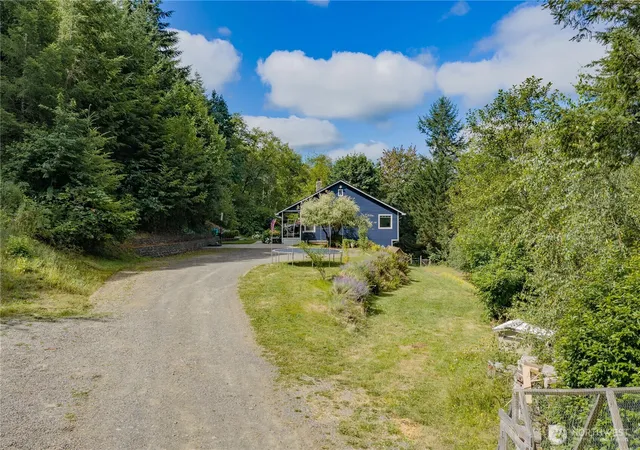 Photo 3 of Single family home for sale at 27915 NE Thompson Cir, Yacolt, WA 98675 | MLS# NWM2557434 | Listing updated on 2026-09-23