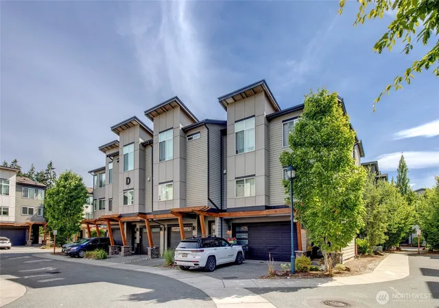 Townhouse for sale at 19225 Damson Rd #D2, Lynnwood, WA 98036 | MLS# NWM2557446
