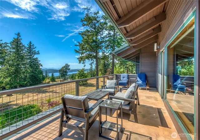 Photo 3 of Single family home for sale at 421 Scott Hl Dr, Orcas, WA 98280 | MLS# NWM2557481 | Listing updated on 2026-09-23