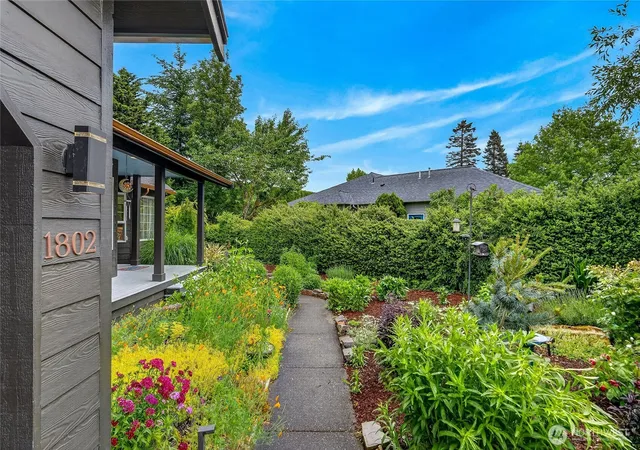 Photo 3 of Single family home for sale at 1802 Fairview Ct, Lynden, WA 98264 | MLS# NWM2557493 | Listing updated on 2026-09-28
