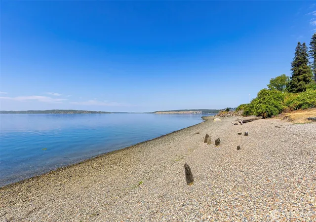 Photo 4 of Single family home for sale at 307 4th Street, Steilacoom, WA 98388 | MLS# NWM2557499 | Listing updated on 2026-09-24