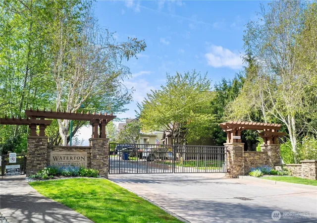 Photo 3 of Single family home for sale at 6611 Waterton Cir, Mukilteo, WA 98275 | MLS# NWM2557500 | Listing updated on 2026-09-23