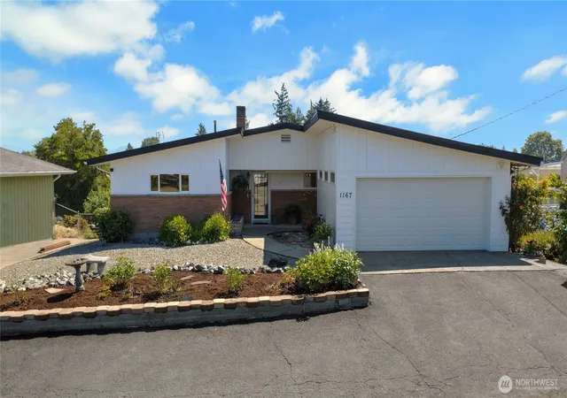 Photo 1 of Single family home for sale at 1167 Mckinley St, Enumclaw, WA 98022 | MLS# NWM2557502 | Listing updated on 2026-09-25