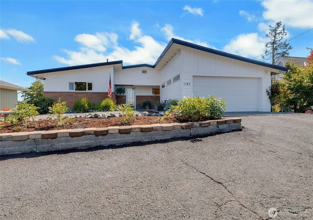 Photo 2 of Single family home for sale at 1167 Mckinley St, Enumclaw, WA 98022 | MLS# NWM2557502 | Listing updated on 2026-09-25