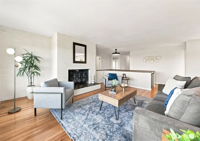 Photo 3 of Sale Pending at 18134 Brittany Dr SW, Normandy Park, WA 98166 | MLS# NWM2557506 | Listing updated on 2026-09-29