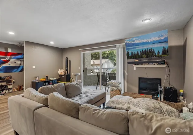 Photo 4 of Condo for sale at 12037 100th Avenue NE #103, Kirkland, WA 98034 | MLS# NWM2557519 | Listing updated on 2026-09-23