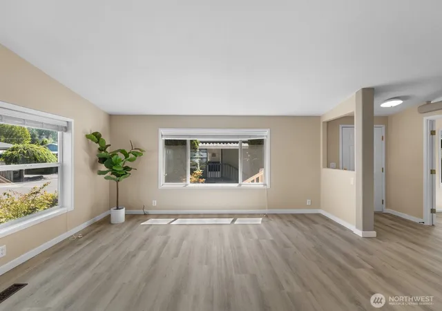 Photo 4 of Manufactured home for sale at 14727 43rd Avenue NE #52, Marysville, WA 98271 | MLS# NWM2557541 | Listing updated on 2026-09-25
