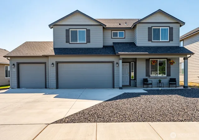Photo 1 of Contingent at 714 N Doumit Dr, Moses Lake, WA 98837 | MLS# NWM2557543 | Listing updated on 2026-09-25