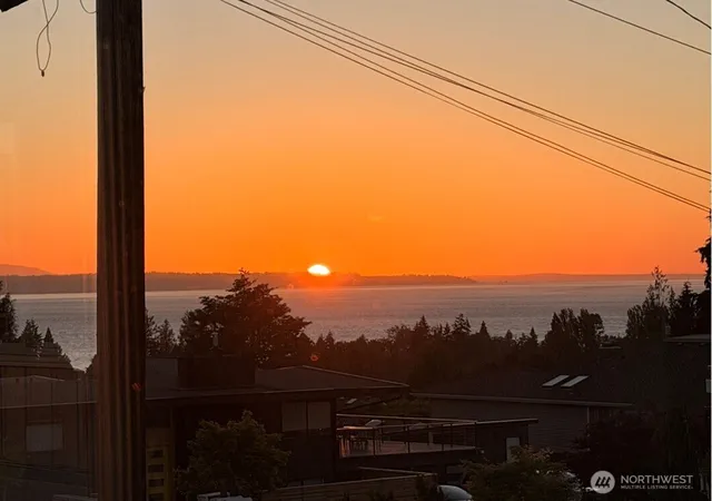 Photo 2 of Single family home for sale at 1010 Daley St, Edmonds, WA 98020 | MLS# NWM2557562 | Listing updated on 2026-09-23