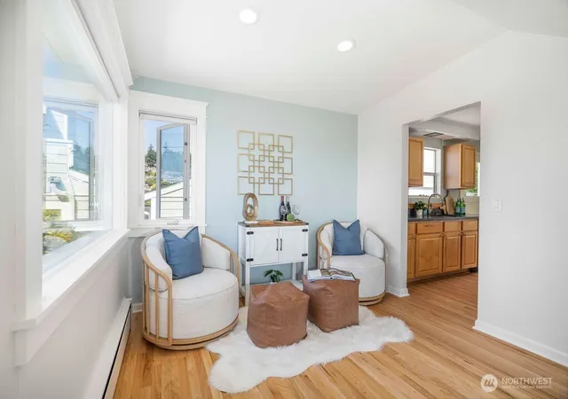 Photo 4 of Single family home for sale at 1010 Daley St, Edmonds, WA 98020 | MLS# NWM2557562 | Listing updated on 2026-09-23