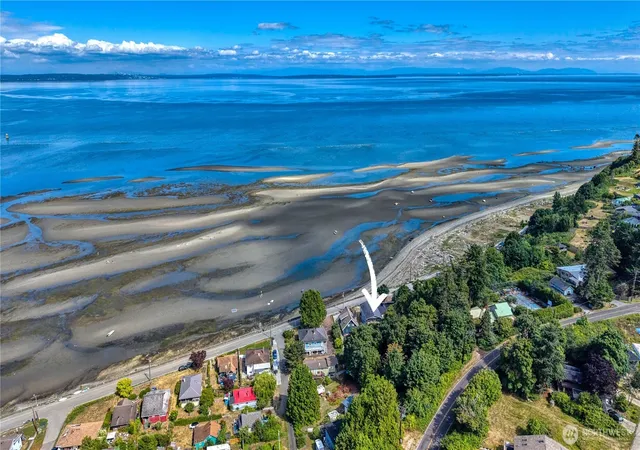 Photo 3 of Single family home for sale at 177 Bay View Dr, Point Roberts, WA 98281 | MLS# NWM2557581 | Listing updated on 2026-09-23