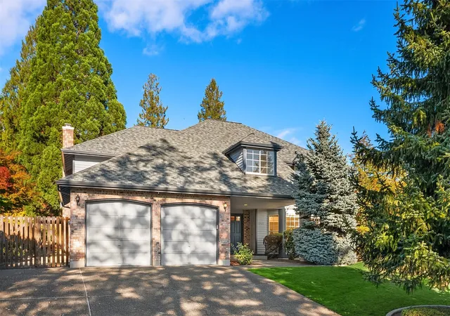 Photo 2 of Sale Pending at 18423 Se 135th Place, Renton, WA 98058 | MLS# NWM2557590 | Listing updated on 2026-10-24