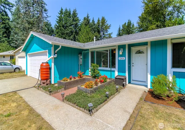 Photo 2 of Single family home for sale at 12416 Se 201st Place, Kent, WA 98031 | MLS# NWM2557597 | Listing updated on 2026-09-23