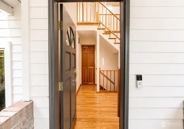 Photo 4 of Single family home for sale at 1630 2nd Street, Kirkland, WA 98033 | MLS# NWM2557615 | Listing updated on 2026-10-01