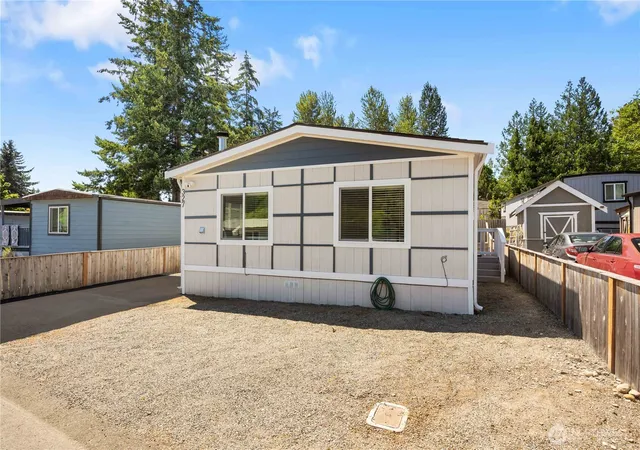 Photo 3 of Manufactured home for sale at 31108 3rd Avenue #327, Black Diamond, WA 98010 | MLS# NWM2557635 | Listing updated on 2026-09-23