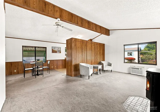 Photo 3 of Manufactured home for sale at 3611 I St NE #276, Auburn, WA 98002 | MLS# NWM2557647 | Listing updated on 2026-09-23