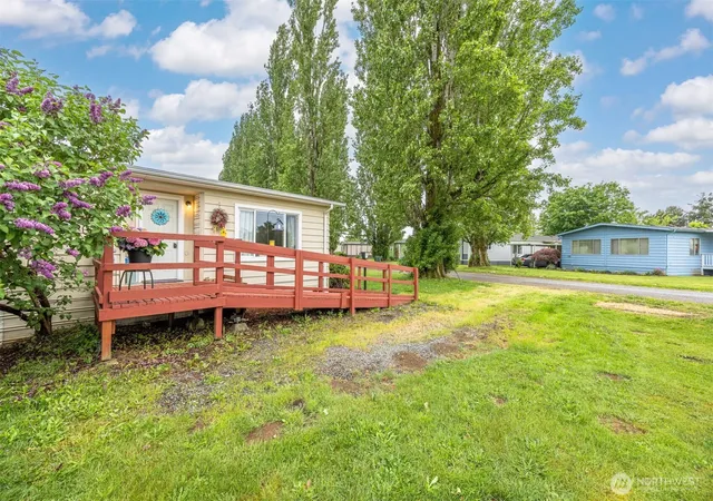 Photo 2 of Manufactured home for sale at 380 E Pole Rd #20, Lynden, WA 98264 | MLS# NWM2557672 | Listing updated on 2026-09-26