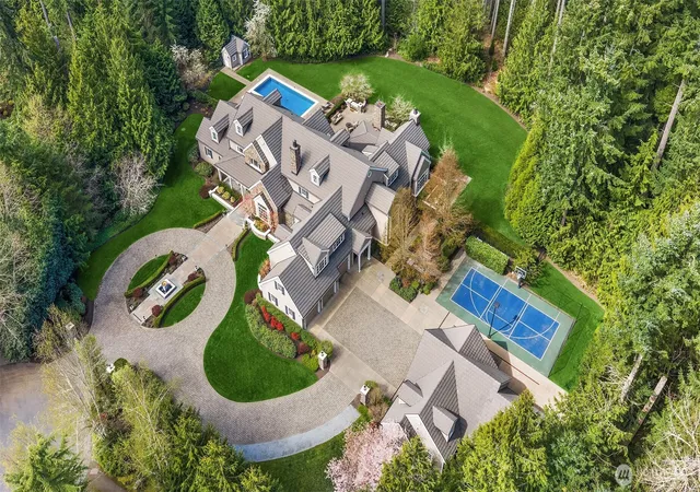 Photo 1 of Mansion for sale at 2045 250th Place Ne, Sammamish, WA 98074 | MLS# NWM2557675 | Listing updated on 2026-10-01