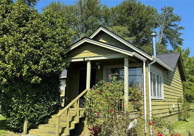 Photo 3 of Single family home for sale at 12026 59th Avenue S, Seattle, WA 98178 | MLS# NWM2557679 | Listing updated on 2026-09-23
