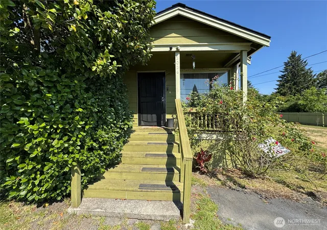 Photo 3 of Single family home for sale at 12026 59th Avenue S, Seattle, WA 98178 | MLS# NWM2557679 | Listing updated on 2026-09-23