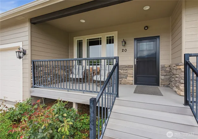Photo 3 of Single family home for sale at 20 Luther Ct, Malaga, WA 98828 | MLS# NWM2557690 | Listing updated on 2026-09-23