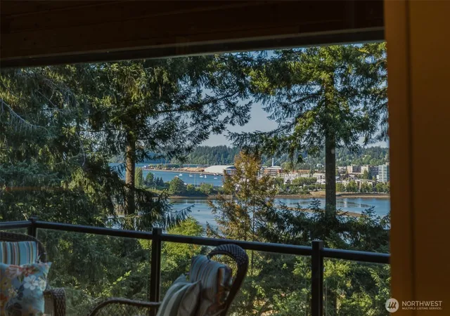 Photo 2 of Condo for sale at 1406 Evergreen Park Ln Sw, Olympia, WA 98502 | MLS# NWM2557703 | Listing updated on 2026-09-23