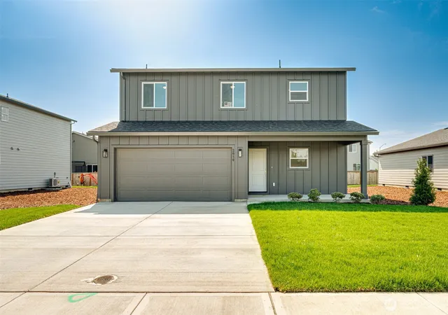 Photo 1 of Single family home for sale at 2010 Henderson Way, Longview, WA 98632 | MLS# NWM2557718 | Listing updated on 2026-09-28