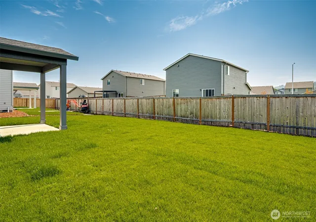 Photo 3 of Single family home for sale at 2010 Henderson Way, Longview, WA 98632 | MLS# NWM2557718 | Listing updated on 2026-09-28
