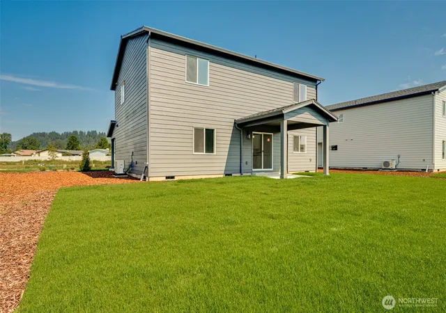 Photo 4 of Single family home for sale at 2010 Henderson Way, Longview, WA 98632 | MLS# NWM2557718 | Listing updated on 2026-09-28