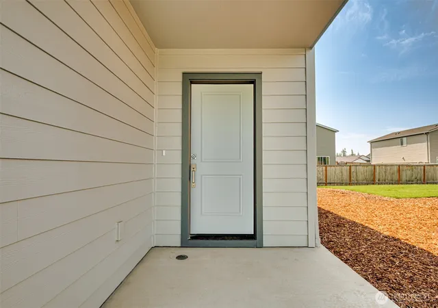 Photo 1 of Single family home for sale at 2016 Henderson Way, Longview, WA 98632 | MLS# NWM2557721 | Listing updated on 2026-09-28