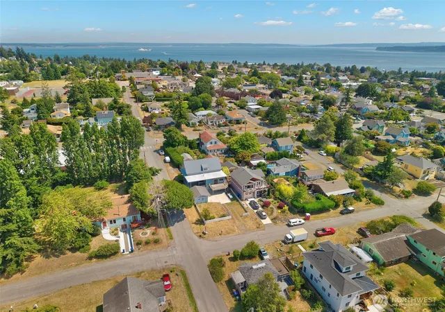 Photo 3 of Single family home for sale at 1619 Blaine St, Port Townsend, WA 98368 | MLS# NWM2557731 | Listing updated on 2026-09-23