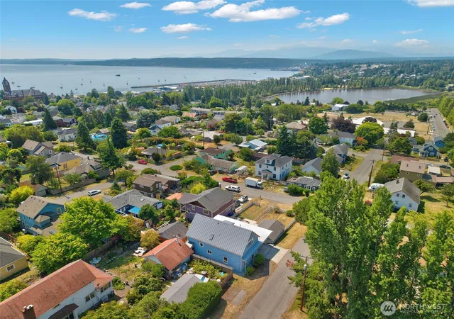Photo 4 of Single family home for sale at 1619 Blaine St, Port Townsend, WA 98368 | MLS# NWM2557731 | Listing updated on 2026-09-23