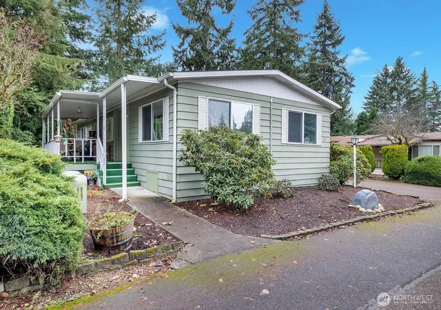 Photo 2 of Manufactured home for sale at 12502 123rd Street Ct E #35, Puyallup, WA 98374 | MLS# NWM2557732 | Listing updated on 2026-09-27