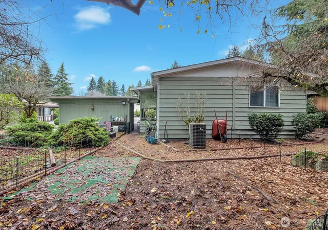 Photo 3 of Manufactured home for sale at 12502 123rd Street Ct E #35, Puyallup, WA 98374 | MLS# NWM2557732 | Listing updated on 2026-09-27