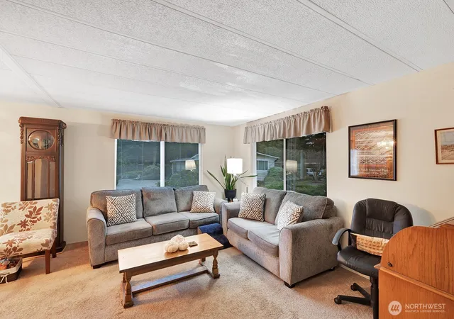 Photo 4 of Manufactured home for sale at 12502 123rd Street Ct E #35, Puyallup, WA 98374 | MLS# NWM2557732 | Listing updated on 2026-09-27