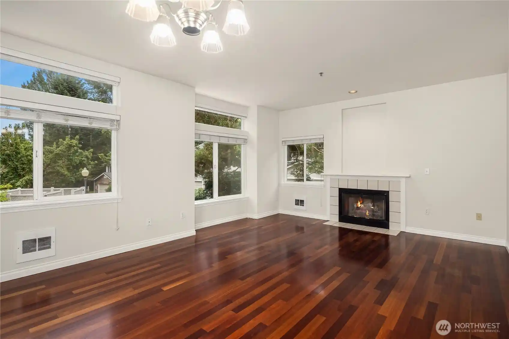 Photo 3 of Townhouse for sale at 12440 Ne 7th Place, Bellevue, WA 98005 | MLS# NWM2557737 | Listing updated on 2026-09-25