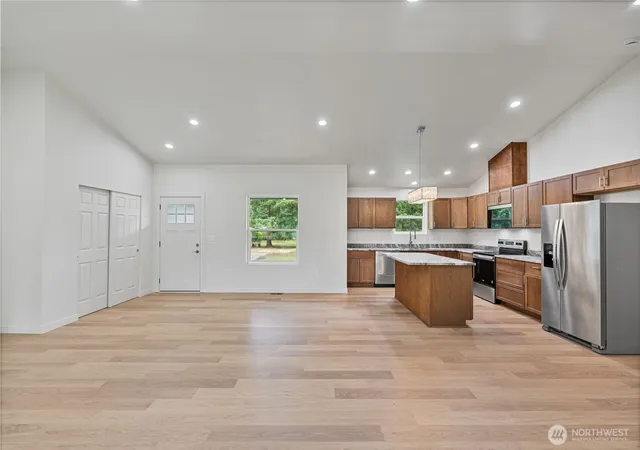 Photo 3 of Single family home for sale at 903 Byham Rd, Winlock, WA 98596 | MLS# NWM2557739 | Listing updated on 2026-09-21