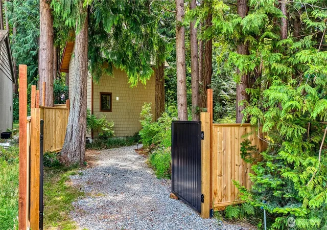 Photo 3 of Single family home for sale at 256 Windsor Dr, Point Roberts, WA 98281 | MLS# NWM2557746 | Listing updated on 2026-10-17