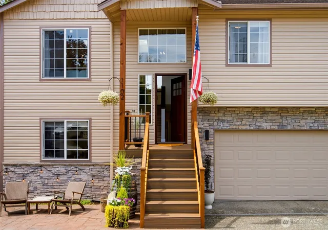 Photo 3 of Contingent at 1102 20th Street, Snohomish, WA 98290 | MLS# NWM2557748 | Listing updated on 2026-09-23