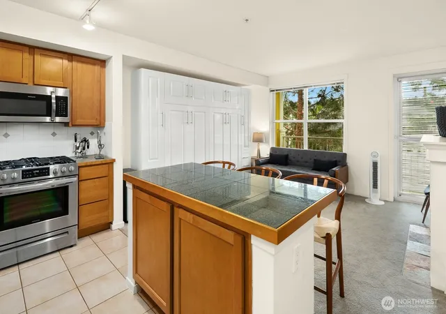 Photo 3 of Condo for sale at 2901 NE Blakeley St #306, Seattle, WA 98105 | MLS# NWM2557754 | Listing updated on 2026-10-01