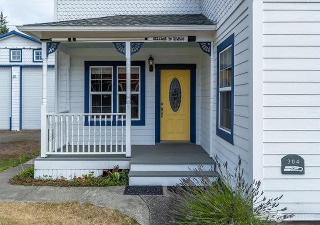 Photo 3 of Single family home for sale at 304 Spruce St E, Ilwaco, WA 98624 | MLS# NWM2557773 | Listing updated on 2026-09-23