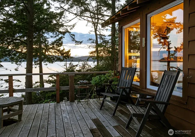 Photo 4 of Single family home for sale at 11502 N Del Mar Dr, Anacortes, WA 98221 | MLS# NWM2557795 | Listing updated on 2026-09-23