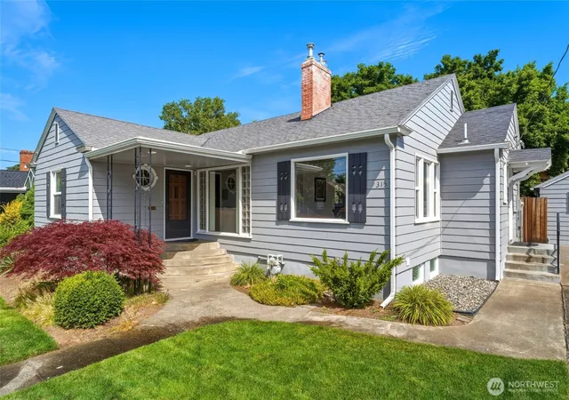 Photo 2 of Single family home for sale at 315 E Maple St, Walla Walla, WA 99362 | MLS# NWM2557815 | Listing updated on 2026-09-26