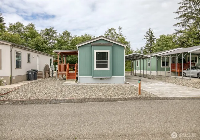 Photo 3 of Manufactured home for sale at 2010 Broadway Ave #9, Hoquiam, WA 98550 | MLS# NWM2557822 | Listing updated on 2026-09-23