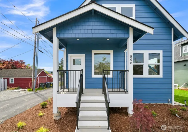 Photo 3 of Single family home for sale at 508 Alabama St, Bellingham, WA 98225 | MLS# NWM2557834 | Listing updated on 2026-09-23