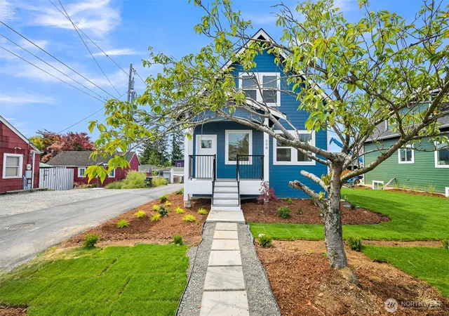 Photo 4 of Single family home for sale at 508 Alabama St, Bellingham, WA 98225 | MLS# NWM2557834 | Listing updated on 2026-09-23