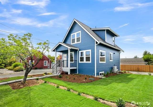 Photo 2 of Single family home for sale at 508 Alabama St, Bellingham, WA 98225 | MLS# NWM2557834 | Listing updated on 2026-09-23