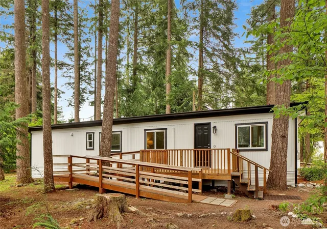 Photo 1 of Manufactured home for sale at 8558 Golden Valley Dr, Maple Falls, WA 98266 | MLS# NWM2557837 | Listing updated on 2026-09-29